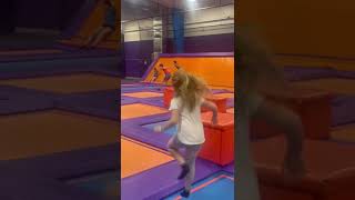 Cómo me Lele en trampolín altitude [upl. by Yhtnomit]