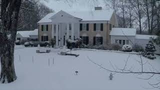 Elvis Presleys Graceland in the Snow 2024 [upl. by Costa]