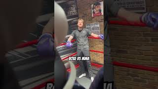 Boxeur vs mma man qui gagne  😂 feat ArtCompanyfrance humour boxeanglaise boxe mma man [upl. by Avonasac]