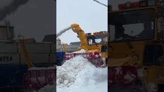 【札幌】大雪後の通学路の緊急除排雪、住宅街に大型重機が！【除排雪】再編集 shorts [upl. by Enitsenrae857]