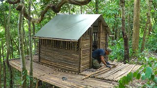 Camping 3 Day Bushcraft Overnight Solo Build Craft Shelter Hunter HoneyBee [upl. by Guimar]