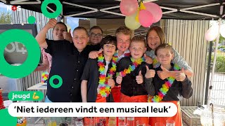 Deze groep 8 heeft geen musical maar een dinnershow [upl. by Portuna]