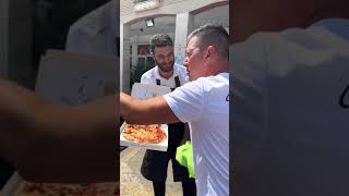 Come incartare una pizza da asporto e non distruggerla [upl. by Ennirroc]