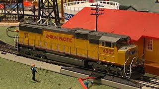 An unboxing video of the walthers mainline Union Pacific emd Sd70m [upl. by Ave]