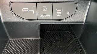 2024 Kia Sorento  How many ways to charge electronics [upl. by Okiman]