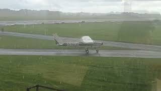 aero club cessena 152s taxiing in the rain [upl. by Faria678]