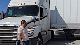 Forma facil de estacionar un trailer en un espacio pequeño en tus primero dias como camionero [upl. by Harahs]