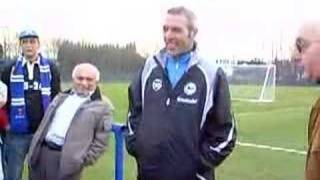 Ernst Middendorp spricht zu den Fans beim Training 1432007 [upl. by Frost]