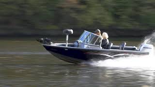 Review of VIZION 440CS and VIZION 440RS model boats [upl. by Nirehtac]