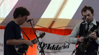 Tim OBrien and Chris Thile perform Jerusalem Ridge at Grey Fox July 14 2011 [upl. by Dixil736]