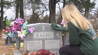 Kahre McCrary gets extra motivation from visit to cemetery to see her late grandpa [upl. by Oninrutas159]