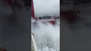 कांडला पोर्ट गांधीधाम kandla port gandhidham😱🔥 kandlaport gandhidham barish lgbrajasthani [upl. by Kirwin]