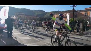 La Ciclostorica di Isola del Liri FR La partenza sotto la Cascata grande [upl. by Latreese706]