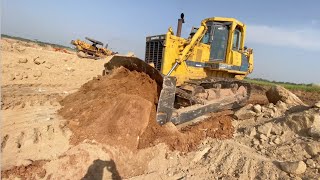 Komatsu Bulldozers In Action Komatsu Bulldozers Working [upl. by Tucker462]