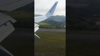 Aterrizaje en el aeropuerto de Bilbao [upl. by Amandi]