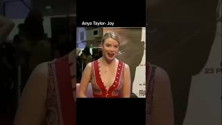 ANYA TAYLOR JOY HABLANDO ESPAÑOL [upl. by Ettesel563]