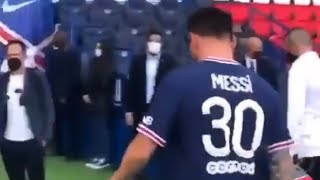 First Look At Lionel Messi In His New Number 30 PSG Shirt At The Parc Des Princes [upl. by Eeladnerb]