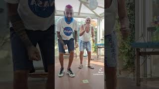 Che gioco di gambe che ha mio padre 🤟😬😜 technodance techno viralvideo [upl. by Noyad]