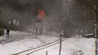 Ausfahrt von 99 222 der HSB aus Sorge im Winter [upl. by Lakin140]