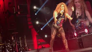 Shakira  Chantaje Live in Paris  Chantaje [upl. by Viole]