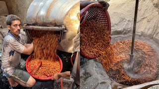 Most Shocking Singdana Making Process😱😱 चौंक जाओगे इस तरह मूंगफली बनते देखकर😳😳 Indian Street Food [upl. by Bascomb136]