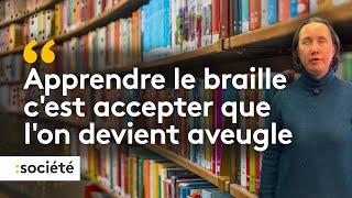 Cette bibliothécaire redonne le goût de la lecture aux personnes déficientes visuelles et aveugles [upl. by Dodie]