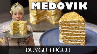 Medovik Tarifi 🥞 🇷🇺  ÇOK HAFİF VE LEZZETLİ RUS BALLI PASTASI 🇷🇺  Chef Duygu Tugcu [upl. by Cerf]