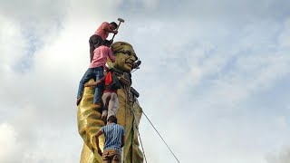 Bangladesh protesters vandalise former leaders statue as military takes control  AFP [upl. by Oniram]