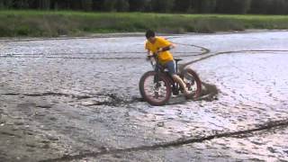 Biktrix Juggernaut fat bike quotracequot on dried lake [upl. by Everick]