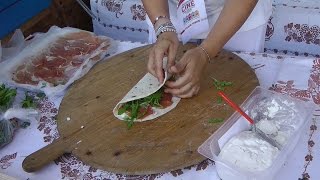 Piadina romagnola  Ricetta e preparazione [upl. by Aseiram]