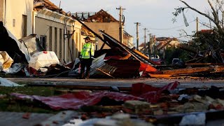 Spur der Verwüstung Tote und Verletzte nach Tornado in Tschechien [upl. by Vincent]