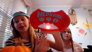 How to play Hedbanz Electronic game review [upl. by Matusow922]