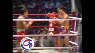 1980s Muay Thai Fight Sancherng Narupai red vs Manasak S Rajchai blue [upl. by Ardnahsal404]