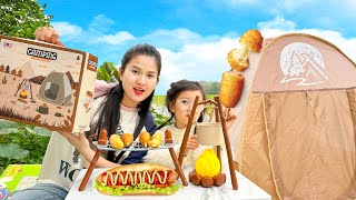 Cam Cam review bộ đồ cắm trại mini  trổ tài làm xúc xích hotdog  Cam Cam TV [upl. by Atiuqahs698]