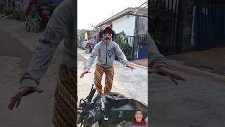 GARA2 KE SEKOLAH NAIK MOTOR⁉️😱😨 shorts comedy reaction lucu viralshorts [upl. by Eibber]