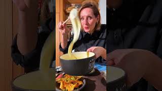 Nachos met fonduekaas en wintertruffel 🧀  Sofie Dumont shorts [upl. by Mahmud]