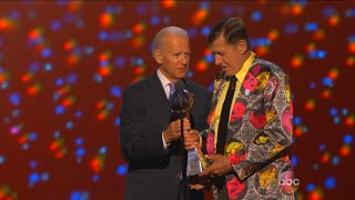 Craig Sager presented with the Jimmy V Award at the 2016 ESPYs [upl. by Vincenz]