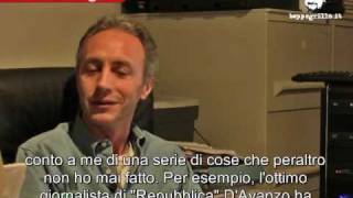 Passaparola con Marco Travaglio  Marco Travaglio  Ci pisciano addosso e ci dicono che piove [upl. by Ruhl]