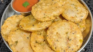 केवल 2 कच्चे आलू से नया गरमा गरम कुरकुरा नाश्ता जो भी खाए खाता ही जाए  Crispy kacche aalu ka nashta [upl. by Marih]