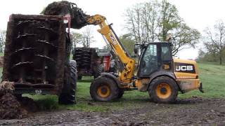 Chargeuse JCB TM 310s  chargement fumier compost SAS AGRIEPANDAGE [upl. by Blackmun865]