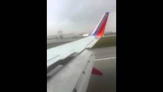 Landing LAX gets applause for pilot [upl. by Dranel]