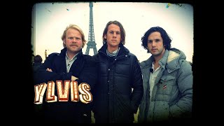 Ylvis  Sparker folk i Paris [upl. by Arraeit812]