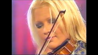 Linda Lampenius amp Bengan Jansson  Ungersk Dans no 5 Bingolotto 2003 [upl. by Aivil989]