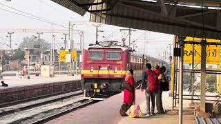 11109 VGLB  Lucknow Intercity express arriving Orai 🚉 [upl. by Gould]