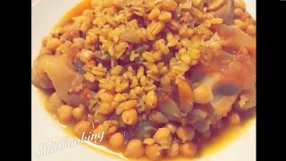 الهركمة أو الكرعين بالحمص وإبلي  Pied de veau au Pois chiche et Ebly [upl. by Lorsung65]