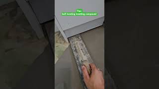 Self levelling compound to cover the kitchen floor stopgap 1200 Latex screed [upl. by Annaert90]