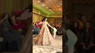 manikemagehithe bridedance sangeetdance danceshorts weddingdance theneverendingdesire [upl. by Khoury214]