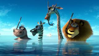 MADAGASCAR 3  Los Fugitivos  Clip Buzos [upl. by Glialentn]