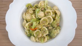 PASTA BROCCOLI E SALSICCIA la ricetta originale pugliese con le orecchiette fresche [upl. by Illoh]