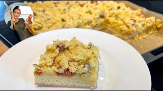 Apfel Rhabarber Streuselkuchen vom Blech  RhabarberBlechkuchen mit Streusel [upl. by Marigold]